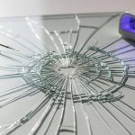 kak bystro i bezopasno ustranit treschinu na stekle 1