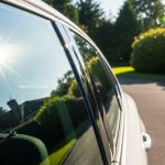 kak pravilno uhazhivat za bokovymi steklami avtomobilya 1