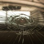 kogda treschinu na stekle nelzya remontirovat samostoyatelno 1